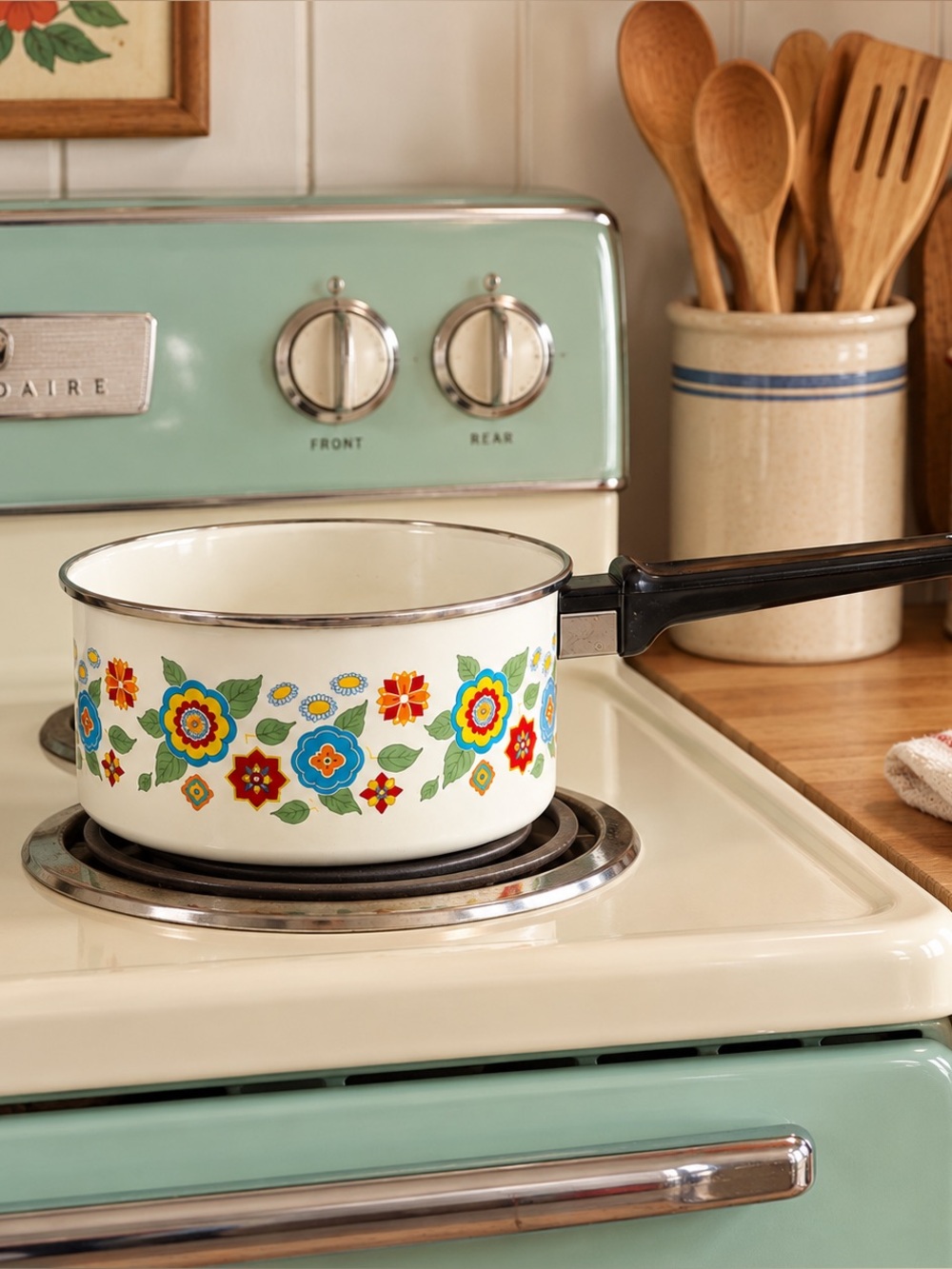 Vintage Groovy Floral Enamelware Saucepan